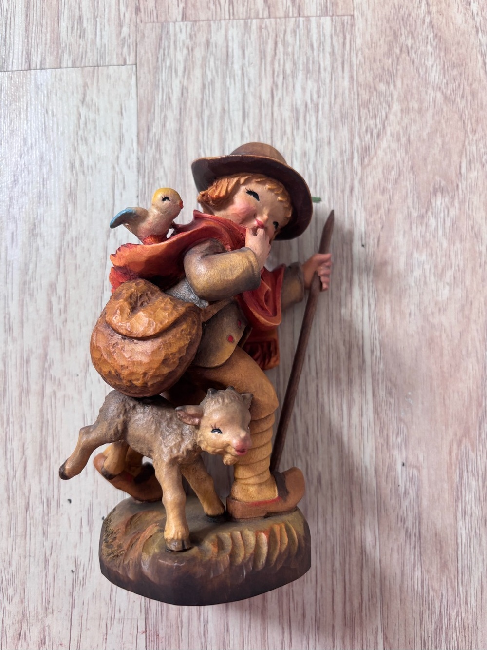 Anri Italian wood carving Figurine statue Spreading The World by Ferrandiz 6.5"